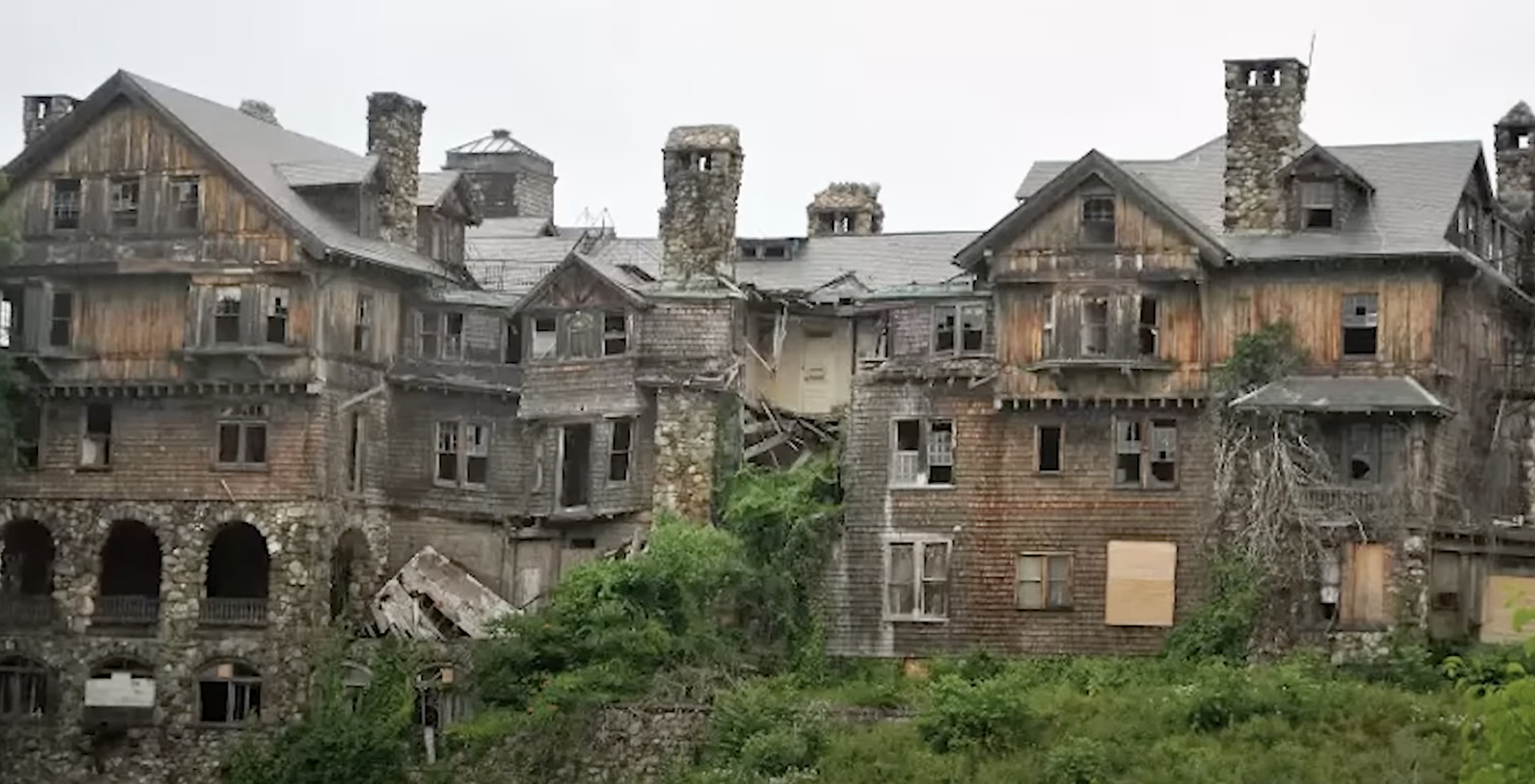 LongAbandoned 1894 Wyckoff Villa Finally Sells