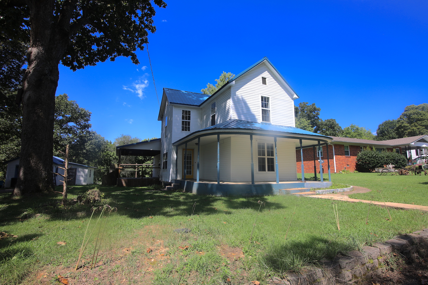 Farm House for Sale in Alton, MO