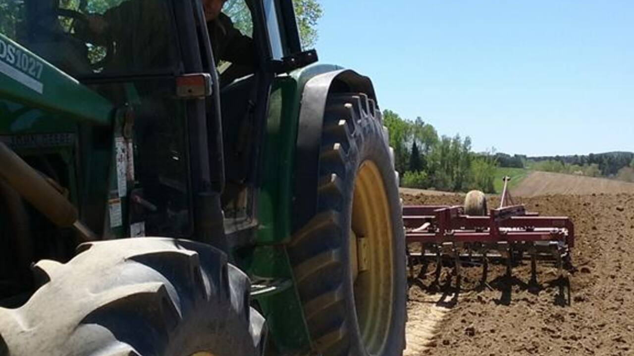 tractor-maine-farm.jpg