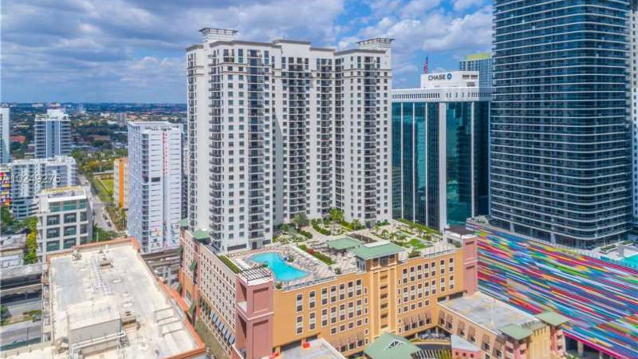 Nine_at_Mary_Brickell_Village_sales.jpg