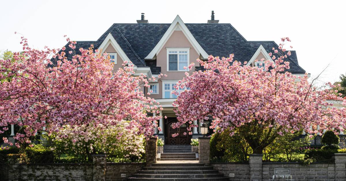 Homes In Spring What to Look for During Spring Home Showings