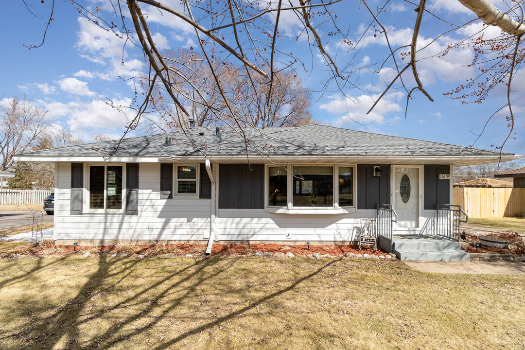 Updated_Home_with_Backyard_Oasis_in_Coon_Rapids.jpg