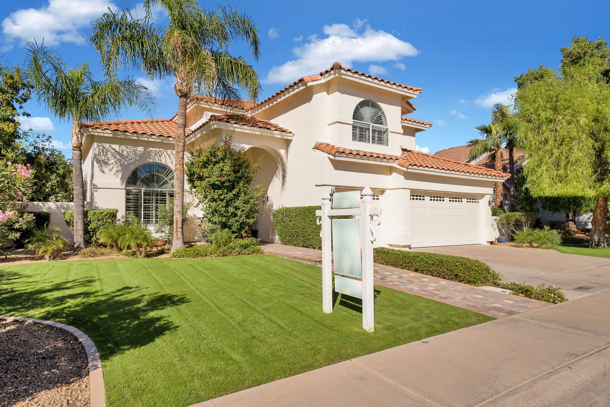 5 Bed 3 Bath Val Vista Lakes Home w/ Pool