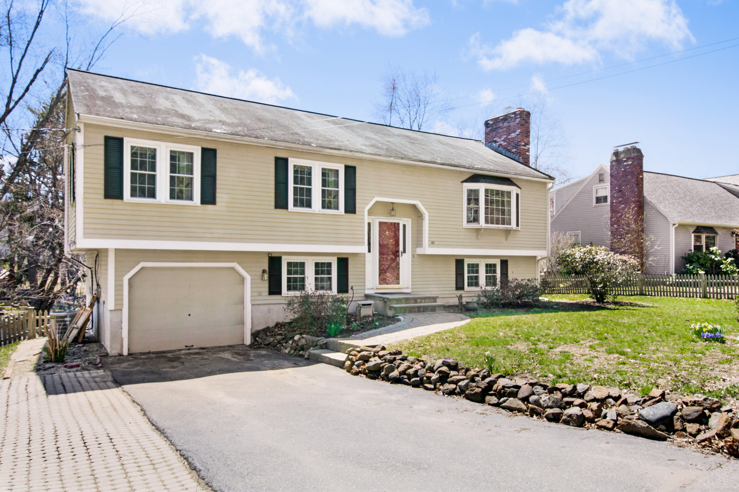 Spacious home in Maynard!