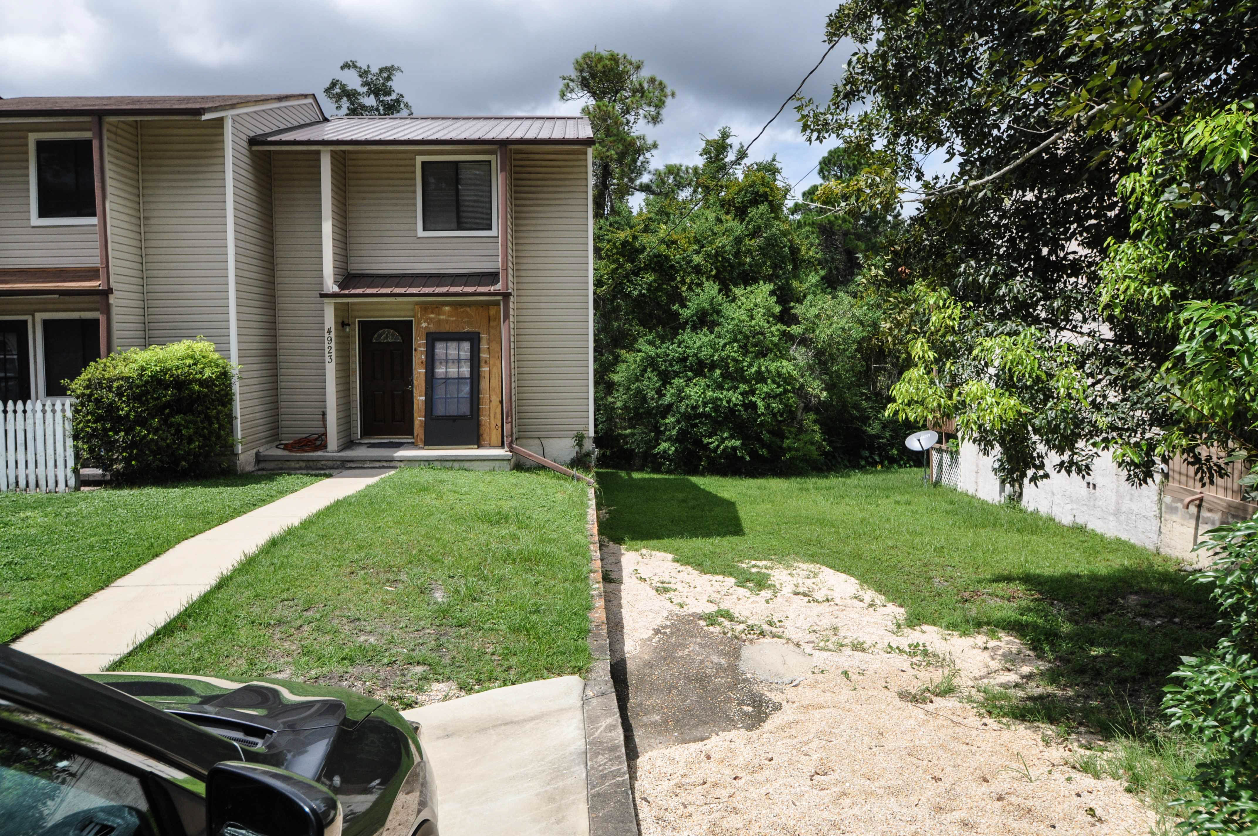 New Listing! Completely Remodeled Townhouse!