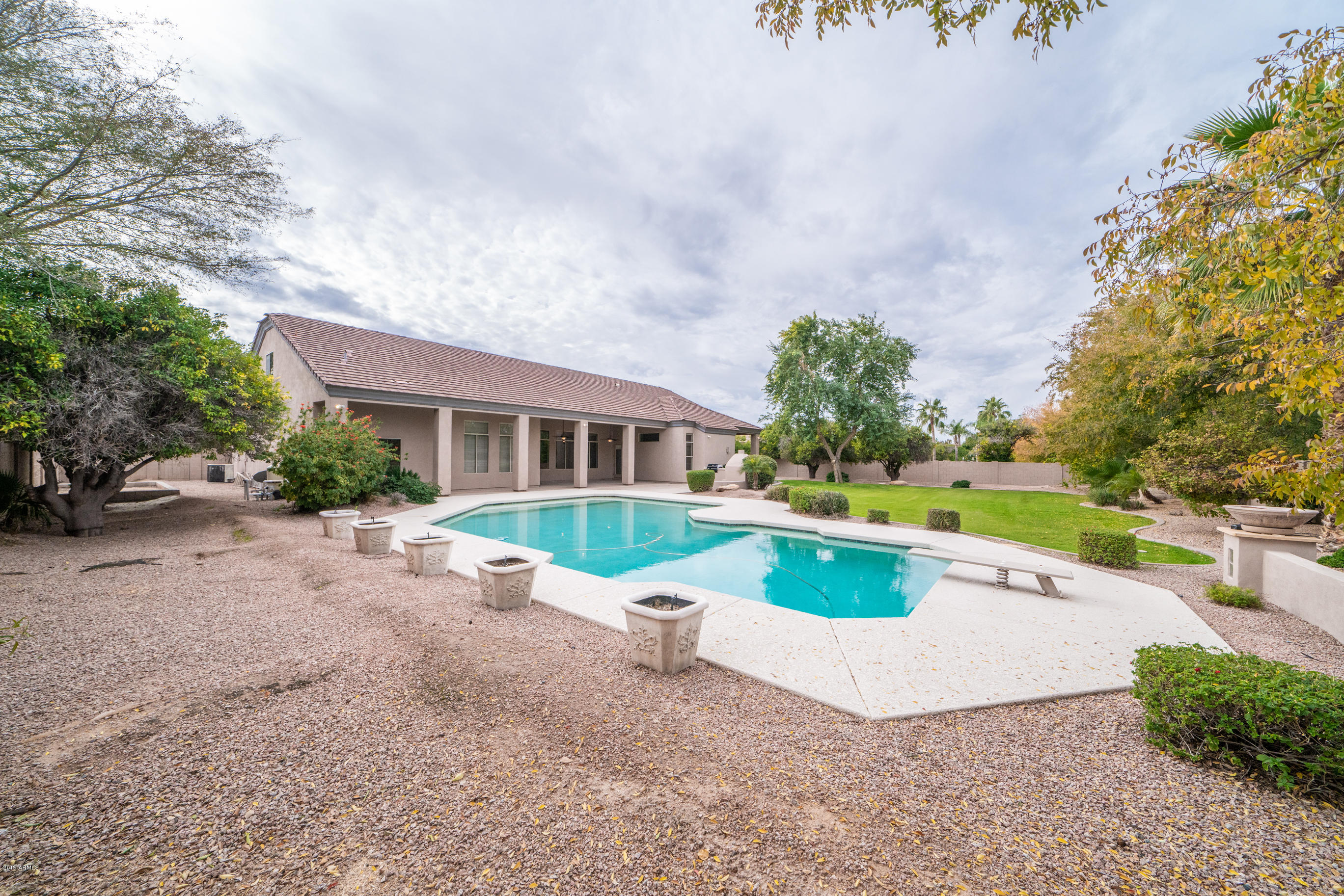 Virtual Tour For 5 Bed Crossroads Estates Home w/ Pool