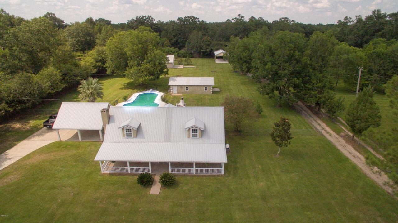 Gulfport Real Estate Beautiful Home on 2 Acres, Loaded