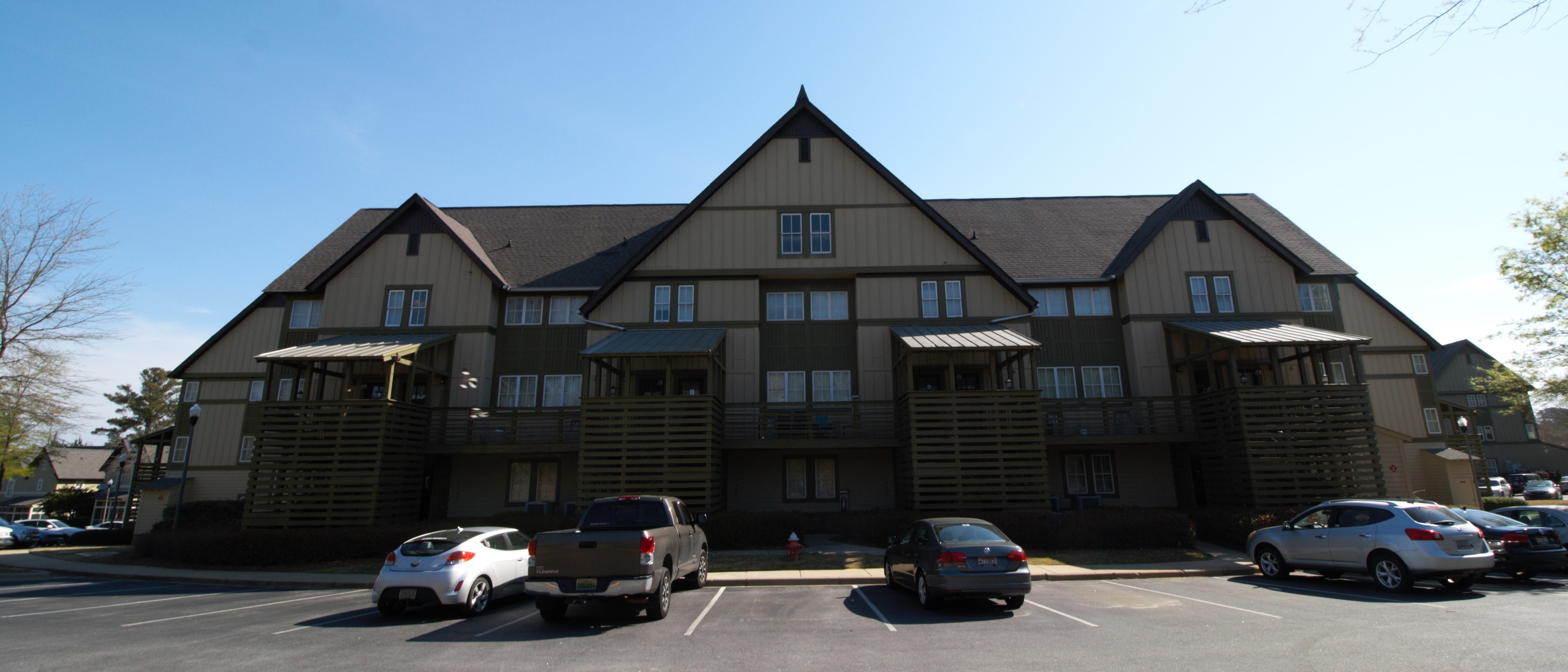 Creekside Condo For Sale in Auburn 2 Bedroom