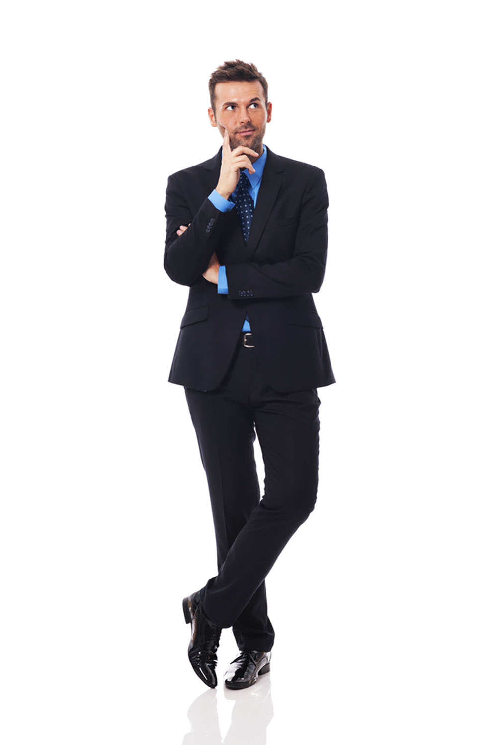 человек стоит думает. человек задумался. грустный мужчина. человек стоит думает. человек с вопросом.