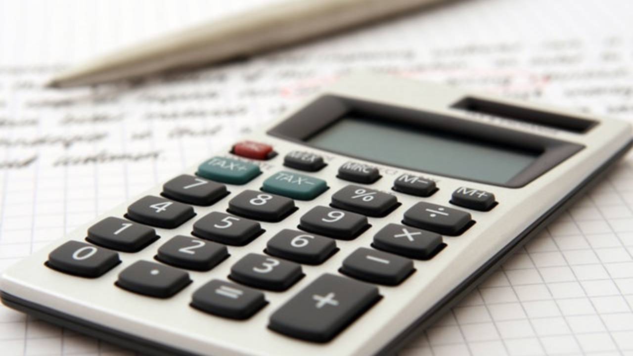 What_Causes_Mortgage_Interest_Rates_To_Fluctuate_pexels201903.jpg
