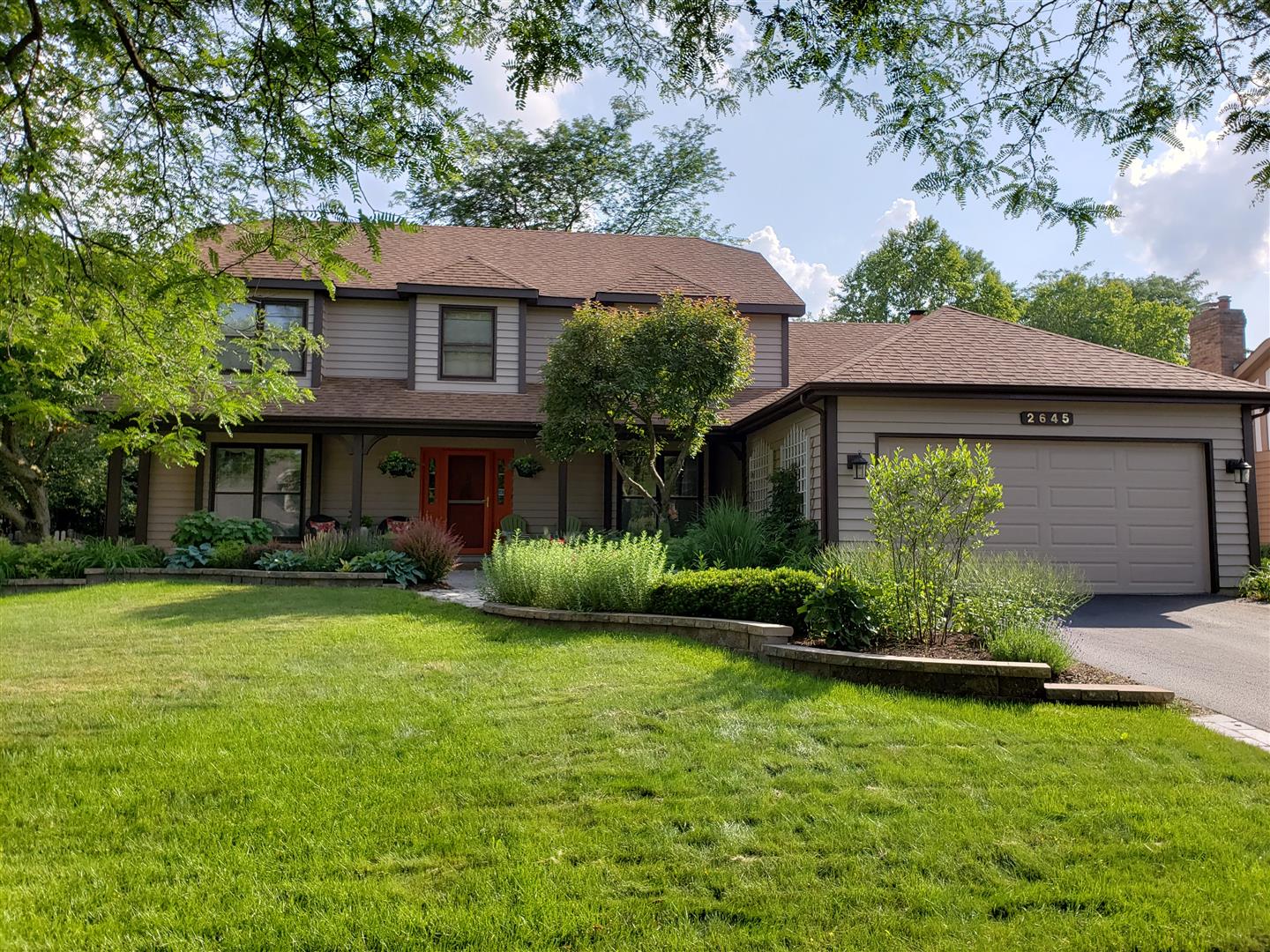 Stunning Home in Knoch Knolls of Naperville