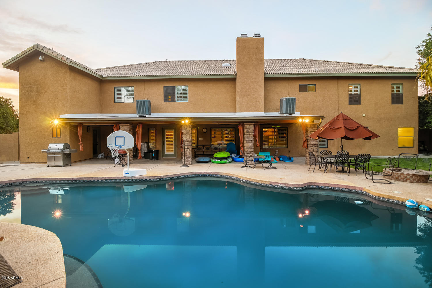 7 BR 5.5 Ba Custom Luxury Estate in The Groves Of Mesa