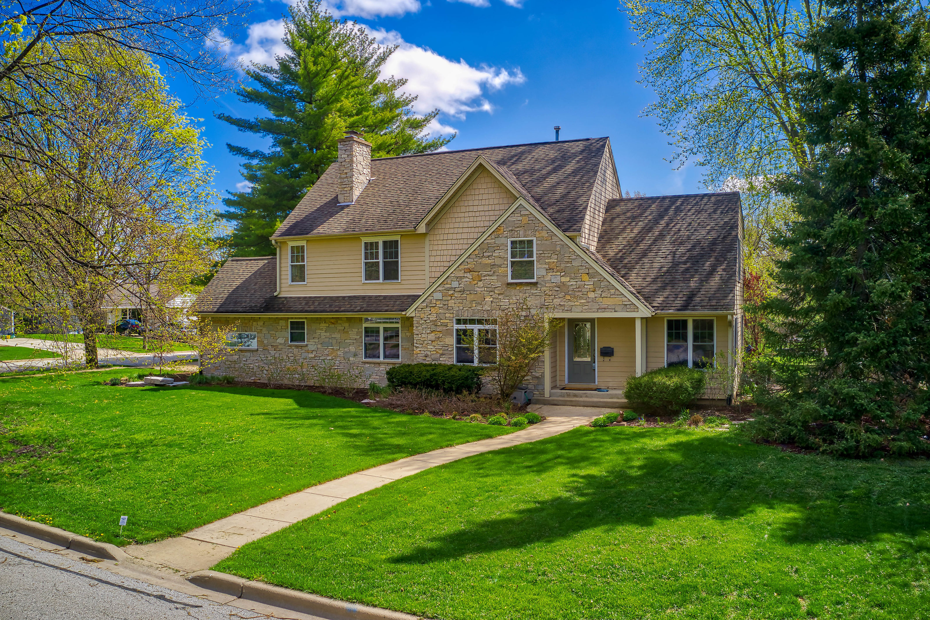 3,500 Sq Ft Home in Downtown Geneva IL