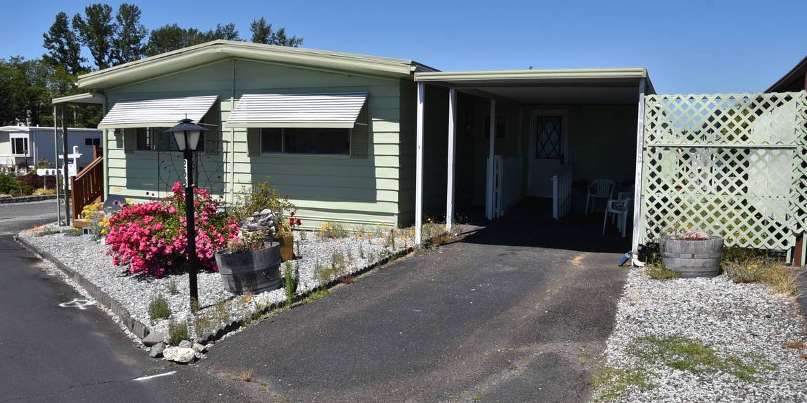 MoveIn Ready in the Lovely Lincoln Estates!
