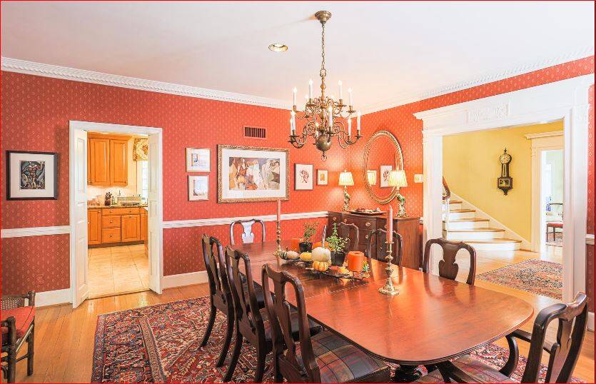 dining_room_furnished.JPG