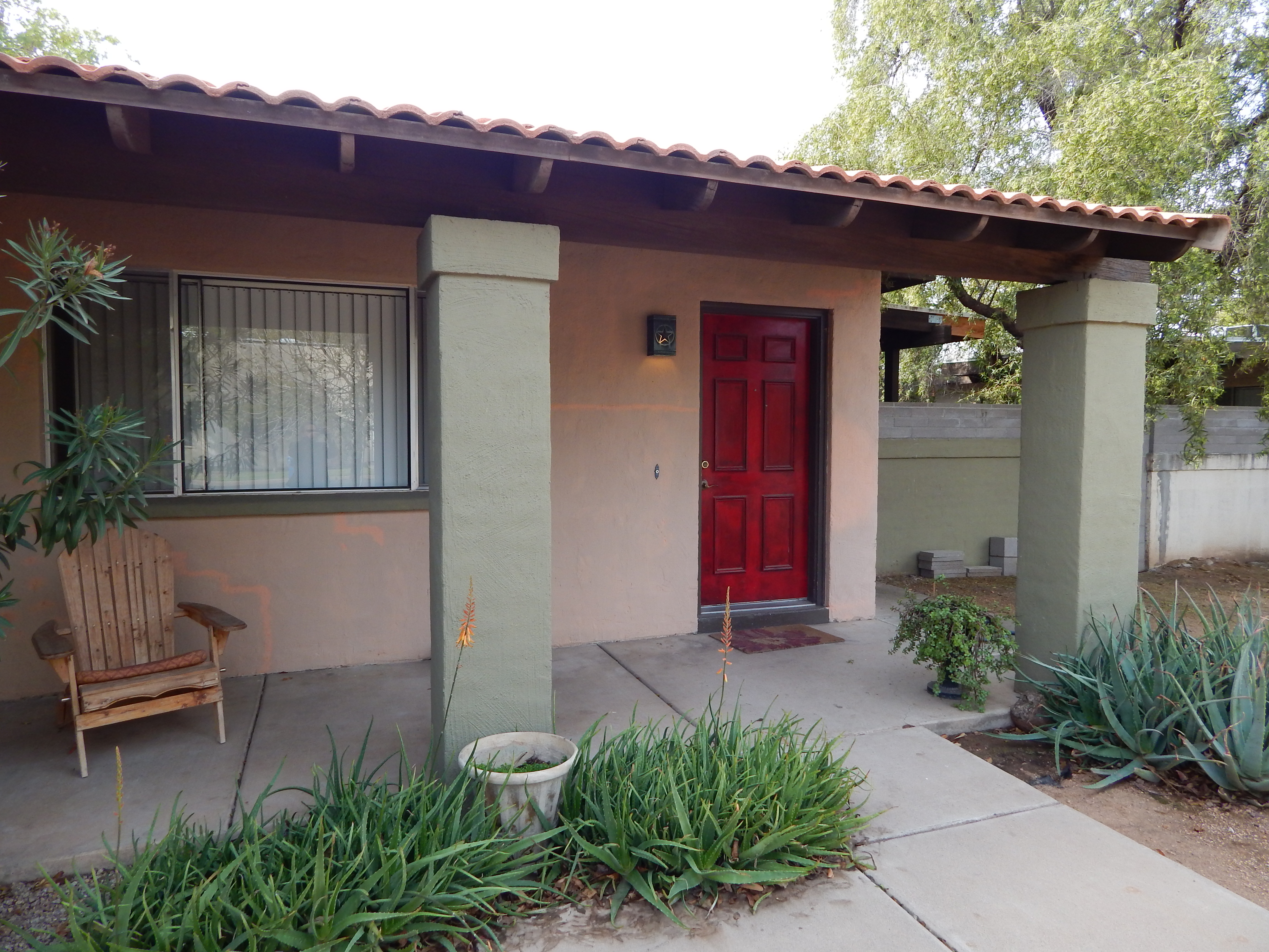 In MapleAsh Downtown Tempe Patio Home for Sale 275K