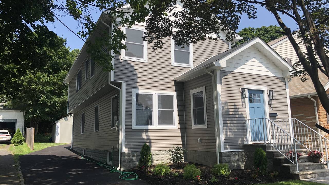 Just Listed in Nutley NJ, Open House This Sunday 14pm!