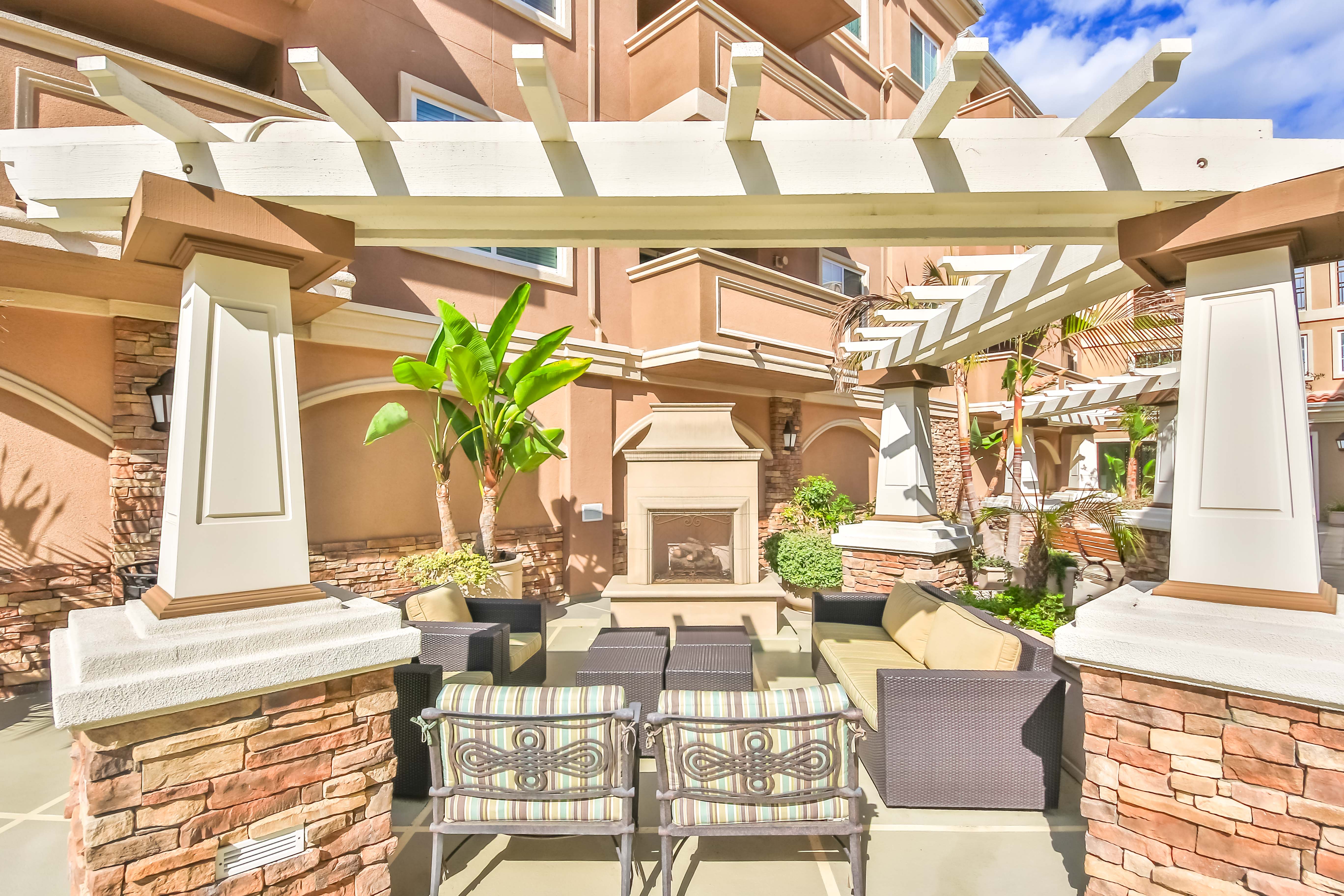 1 Bd Condo For Sale at Breakwater Village Redondo Beach