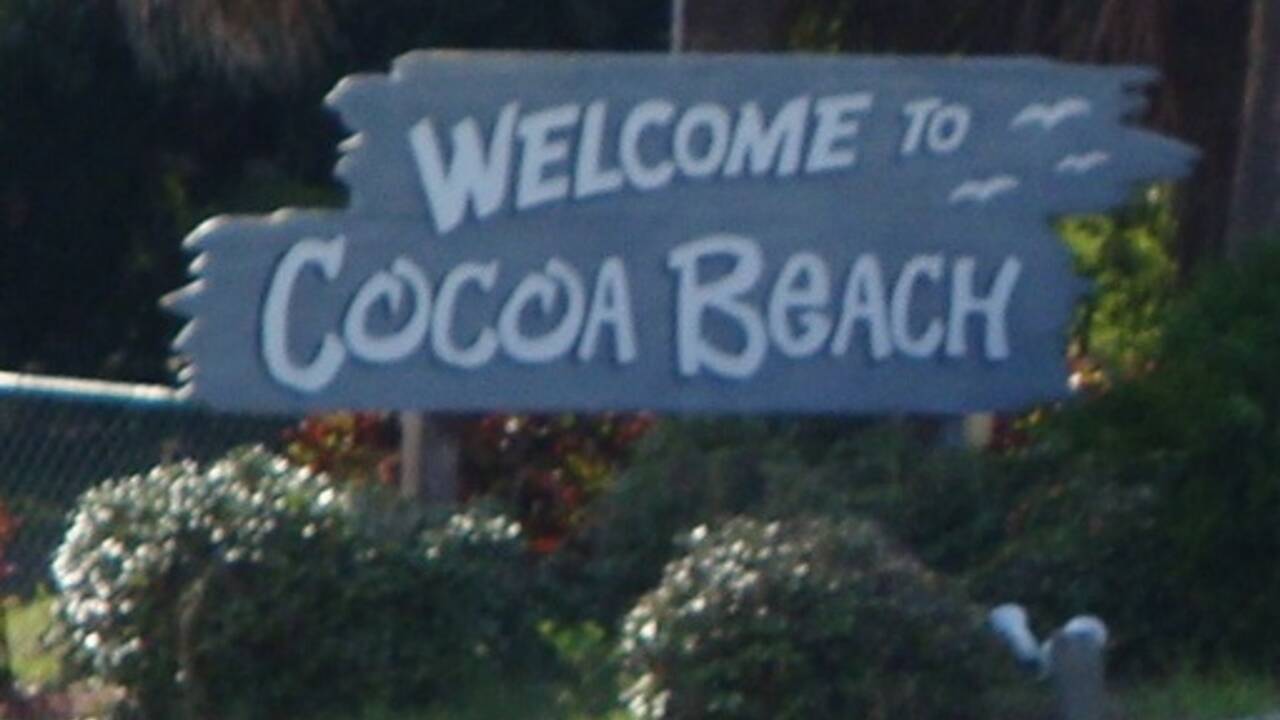 resized_welcome_to_Cocoa_Beach__(2).jpg