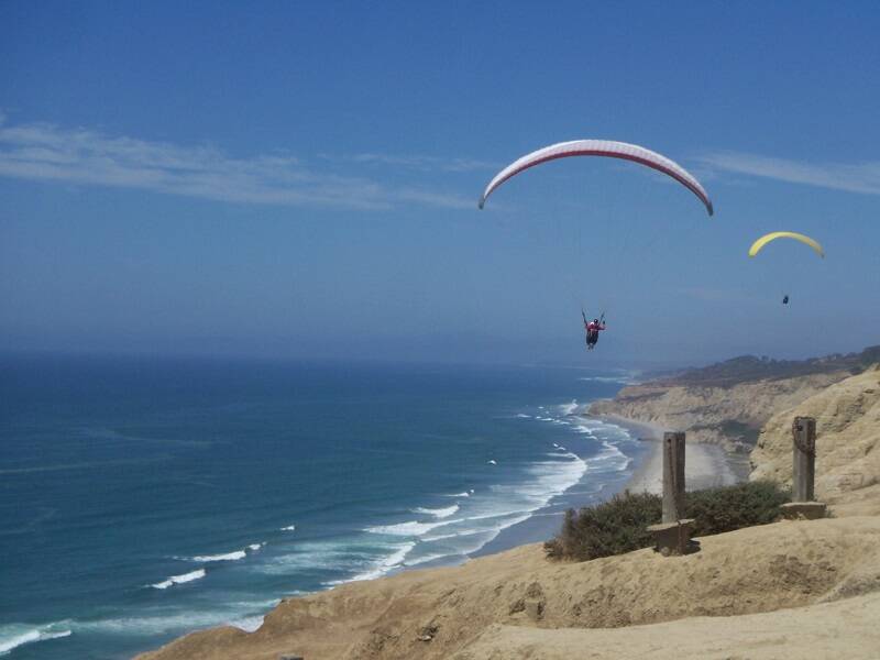 Hang_Gliding_in_La_Jolla.jpg