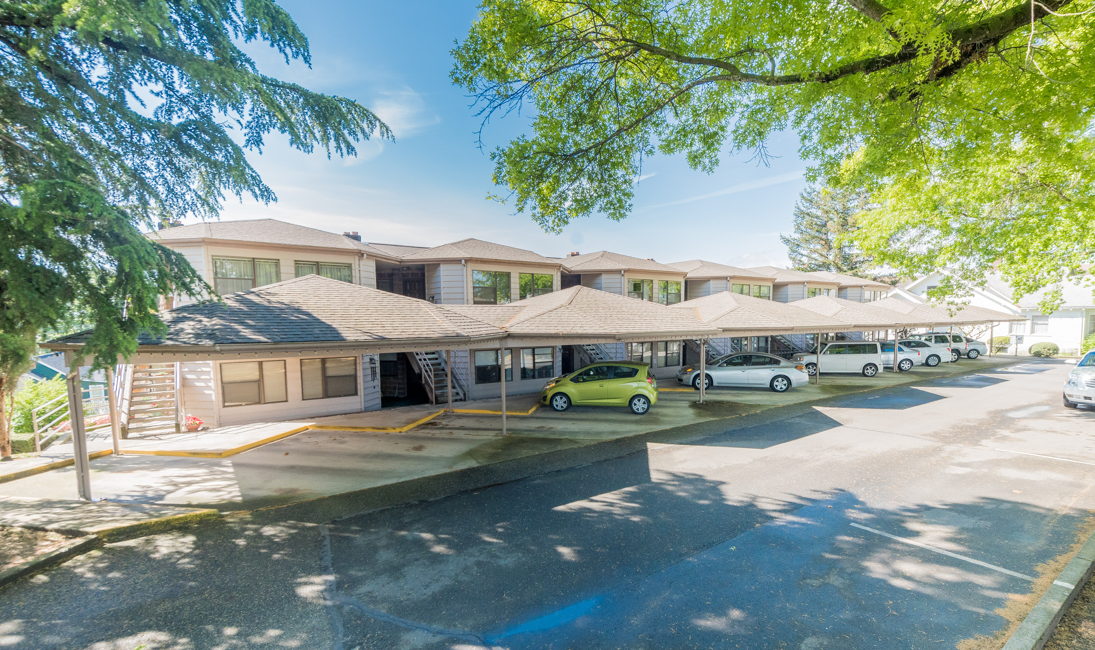 Wellkept Condo in desirable downtown Lynden