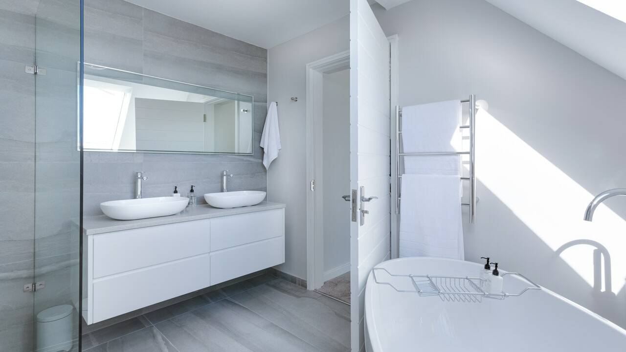 Bathroom_renovation_tips.jpg
