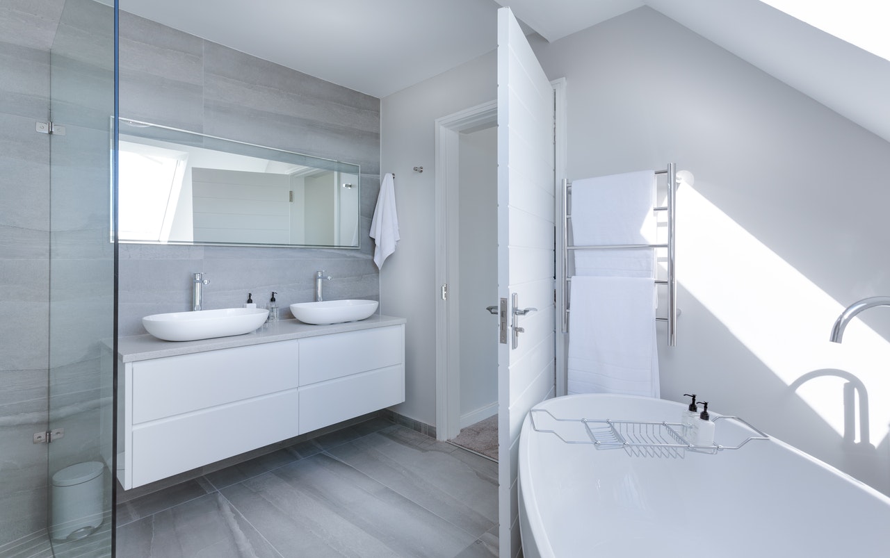 Bathroom_renovation_tips.jpg