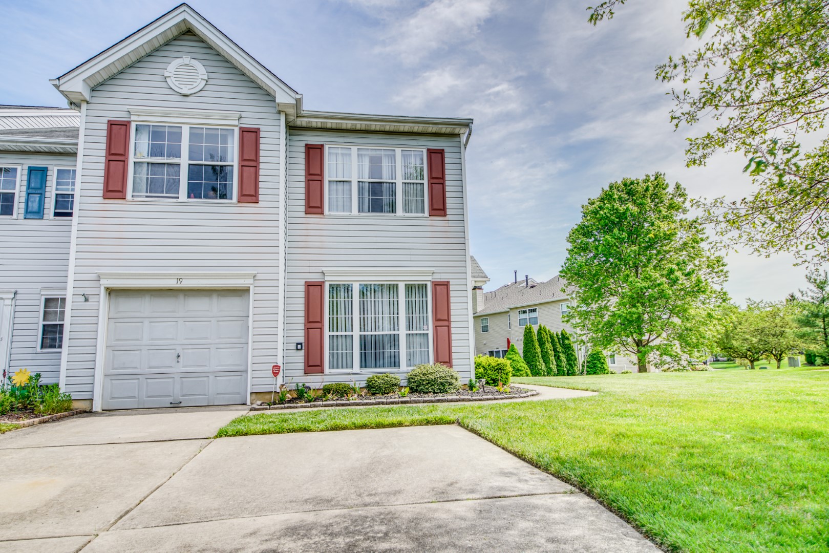 19 Valleybrook Ct Blackwood NJ 08012