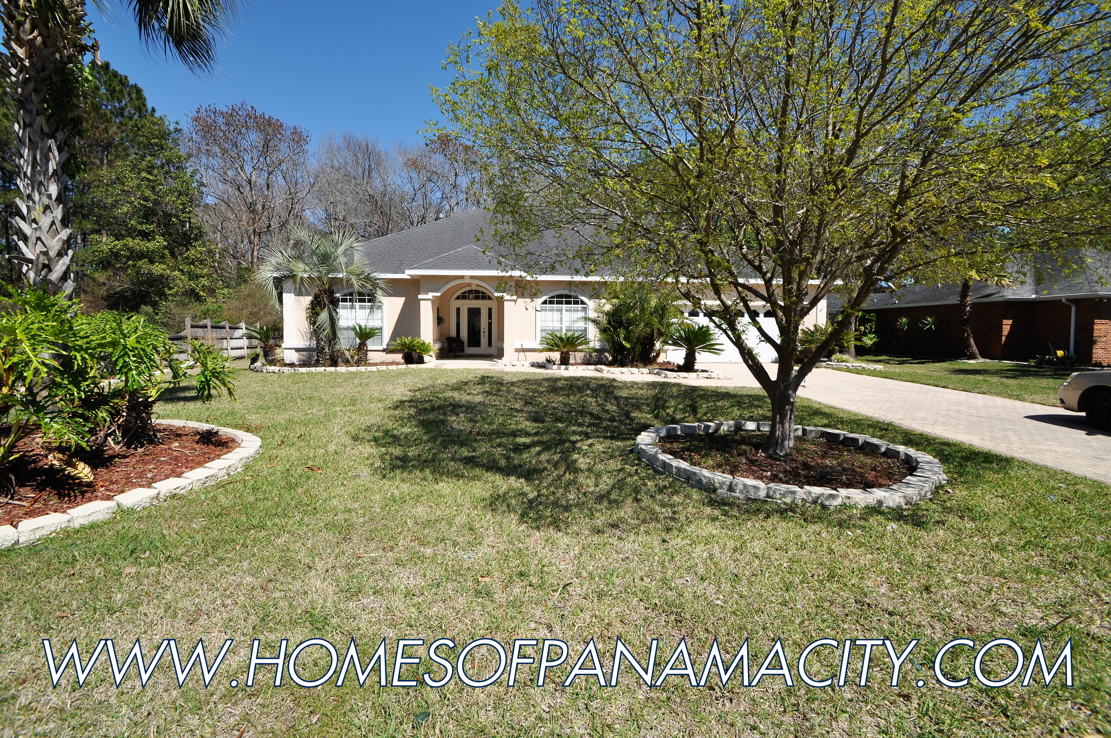 New Listing! Elegant 3BR Home in Mowat Highlands!