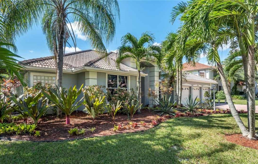 Estates Of Stirling Lake Home For Sale In Davie Florida