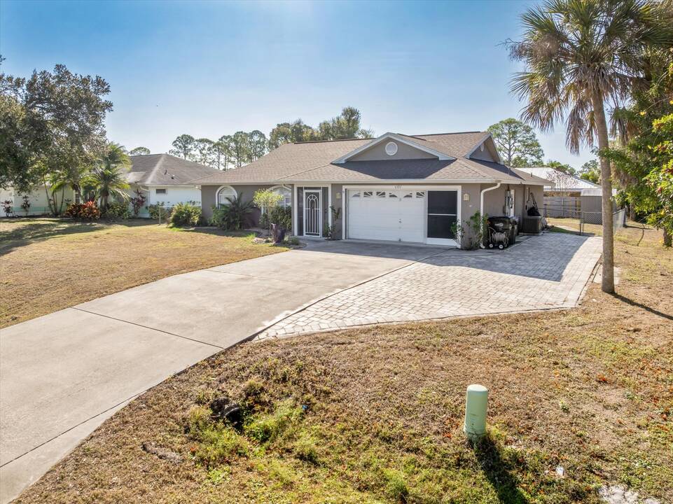 42-Front_4397_Mulgrave_Ave_North_Port_Florida.jpg