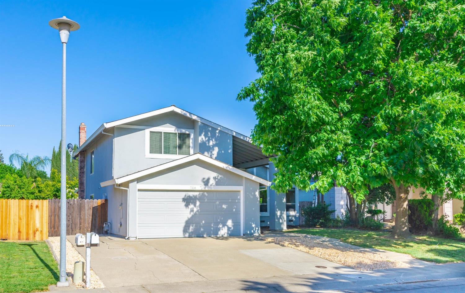 New Listing Available in the Pocket Area, Sacramento