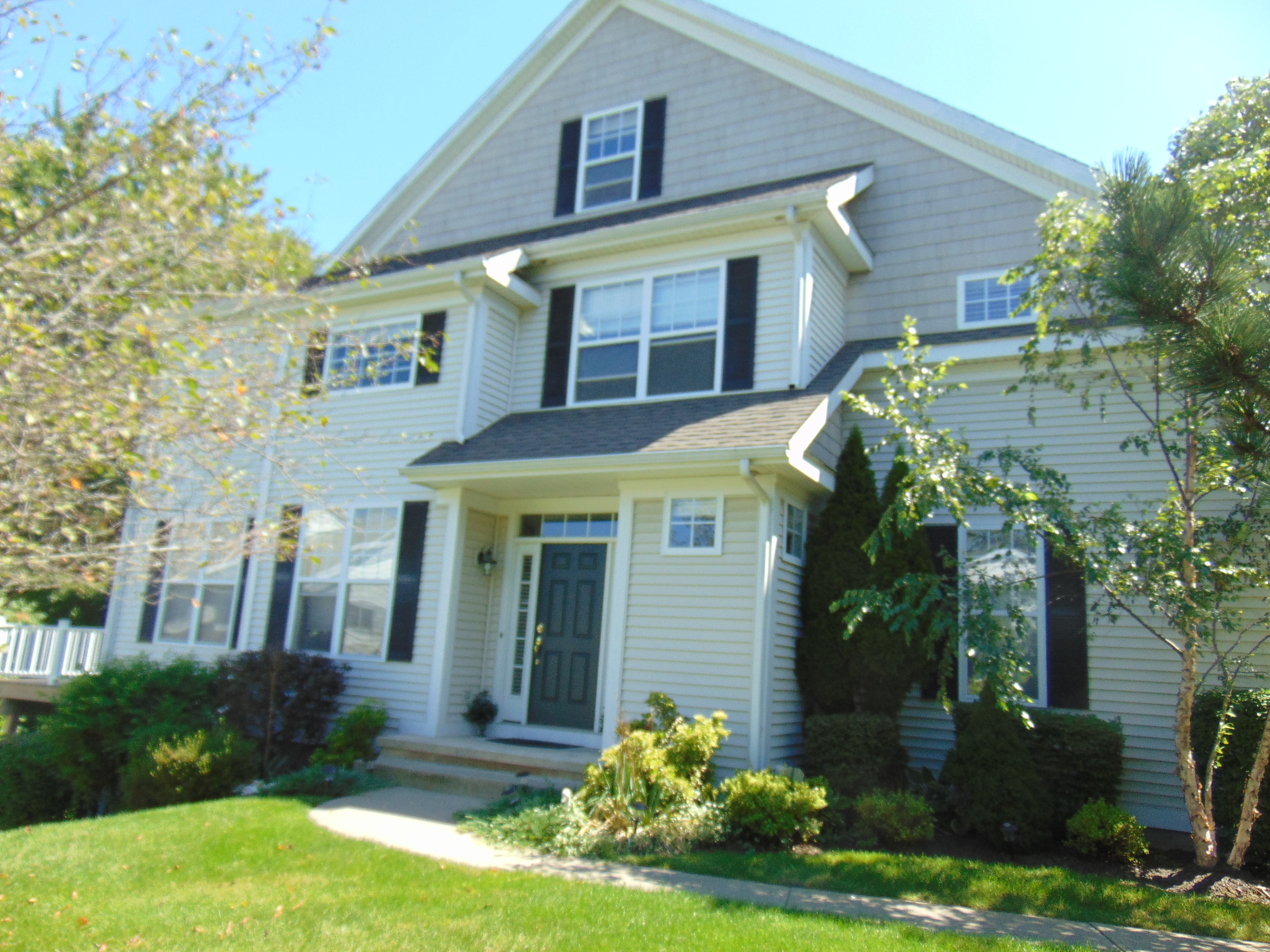 Premium Leasing Opportunity at Woodland HillsDanbury,C