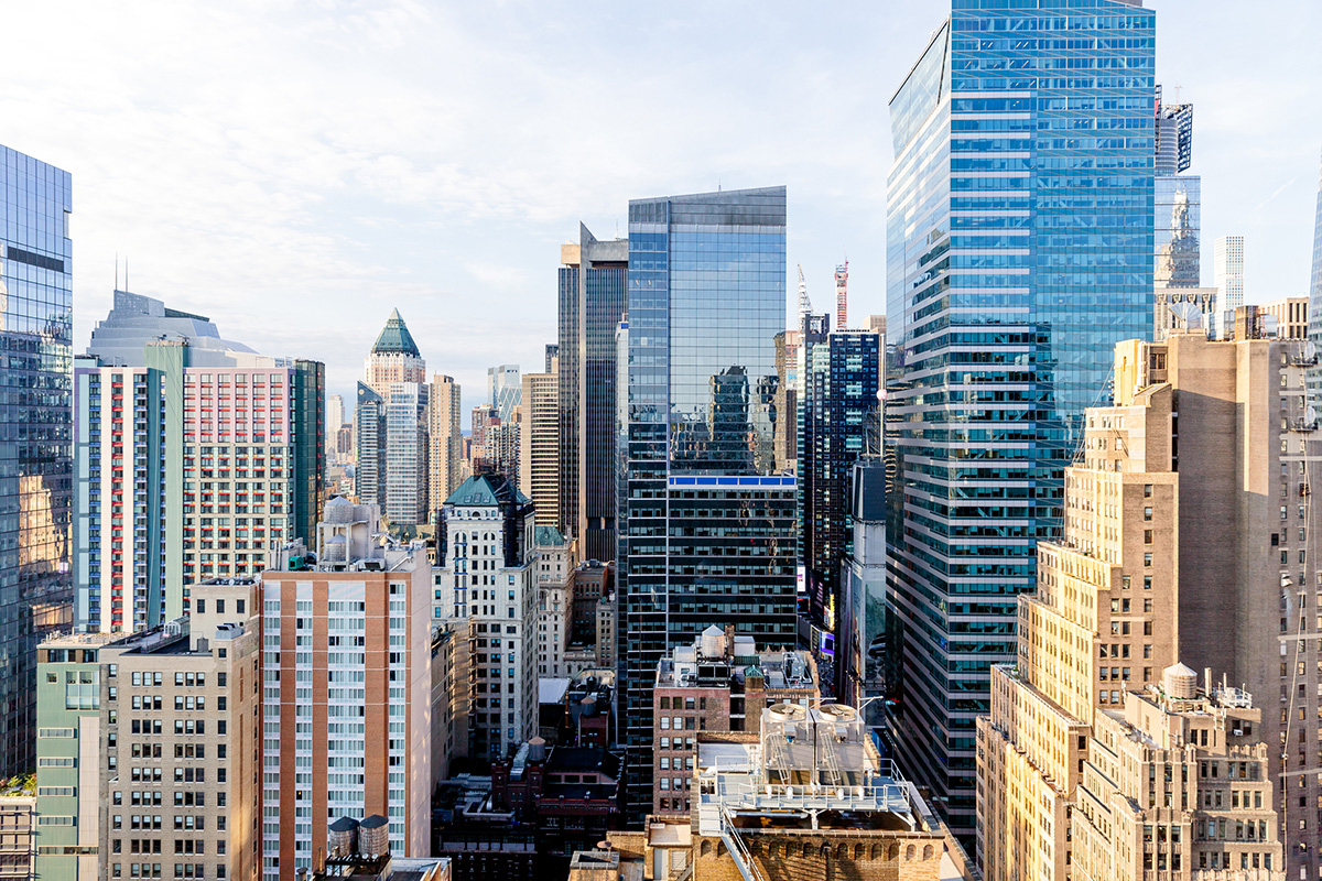 NY_City_Skycrapers_GettyImages-1187411618_w_1200.jpg