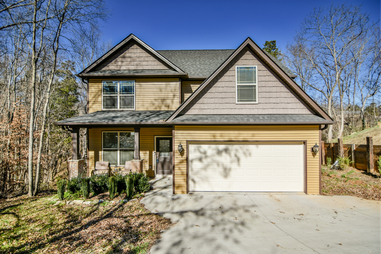 Beautiful New Listing 200 Hunters Woods Dr., Simpsonv