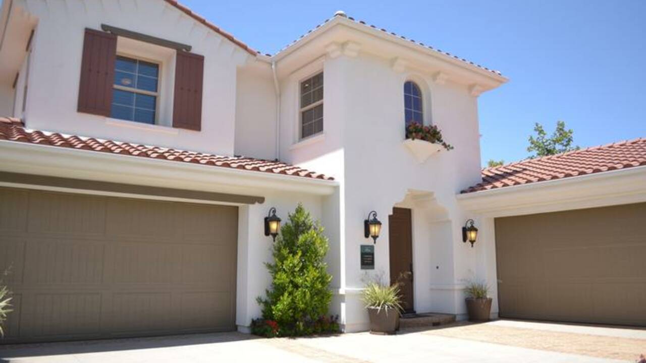 real-estate-listings_(1).jpg