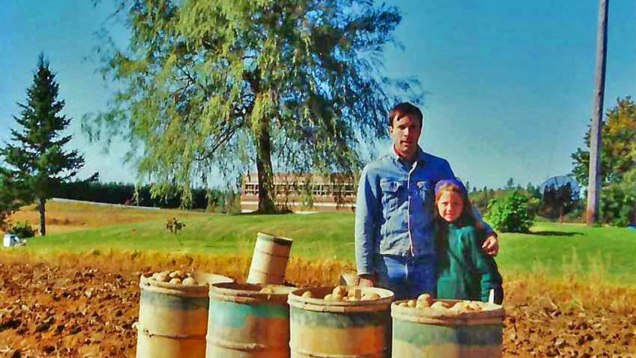 potato-picking-andy-elizabe.jpg
