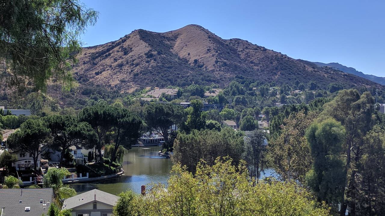 30666_Passageway_-_Lake_Mountain_View.jpg