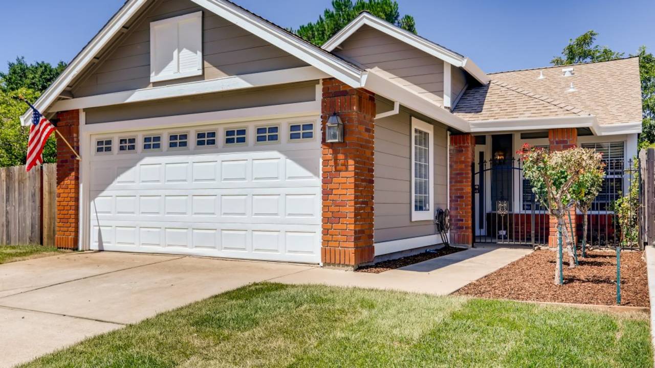 9215_Wenlock_Ct_Sacramento_CA_-_MLS_Sized_-_001_-_02_Exterior_Front.jpg