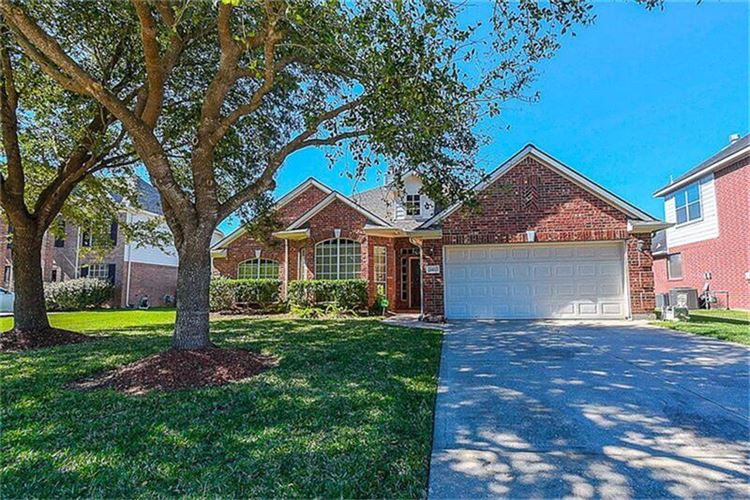 PEARLAND PARKWAY HOMES FOR SALE CLEAR CREEK PARK
