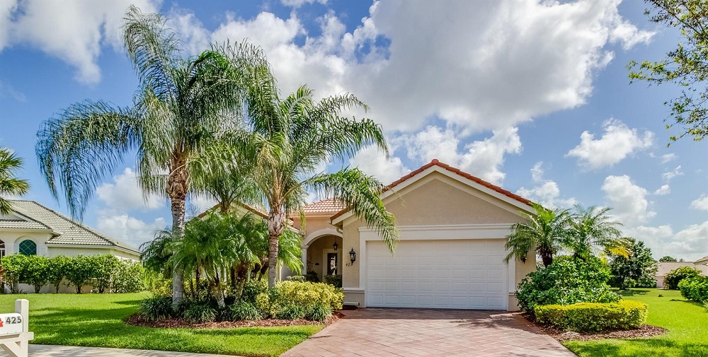 A Pretty 3/2 Lakefront Home SOLD in Port Saint Lucie