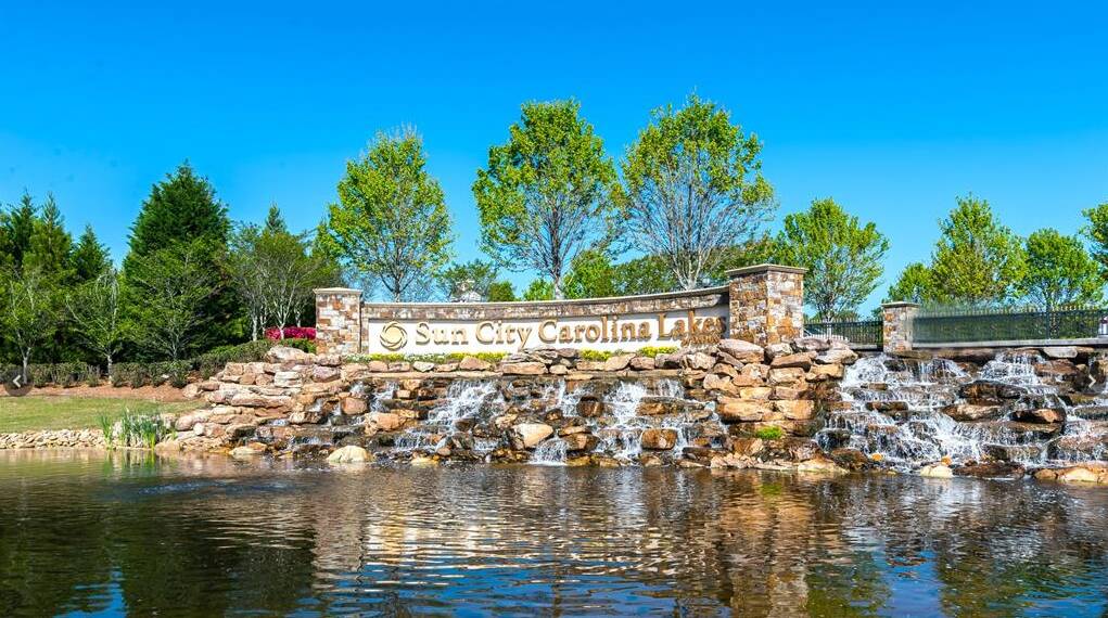 Sun_City_Carolina_Lakes_Entrance.png