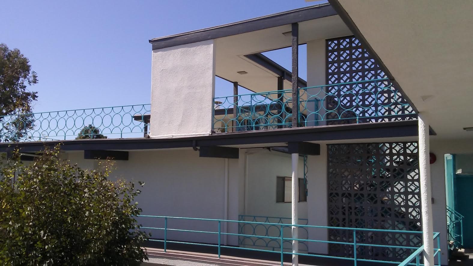 Whispering Waters Mid Century Modern Condos in Pasadena