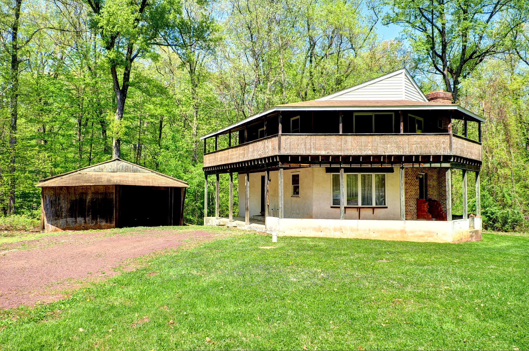 Great Potential in this Single Family Home on 1+ Acre i