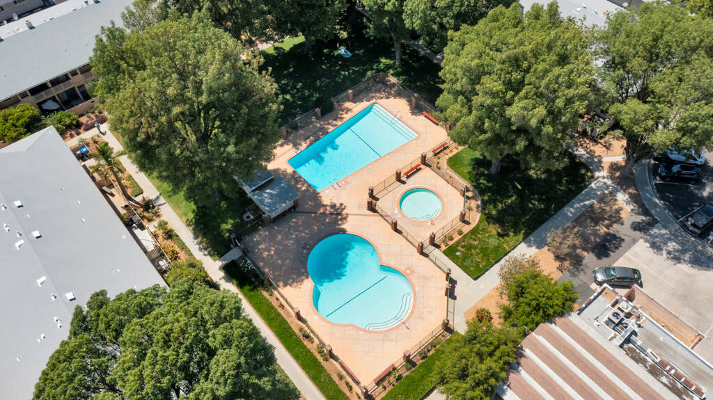 8021_Canby_Ave__3_Drone-_HsHProd-7.jpg
