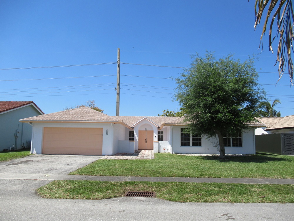 A 3 Bed/2 Bath Updated Home FOR SALE in Miamar