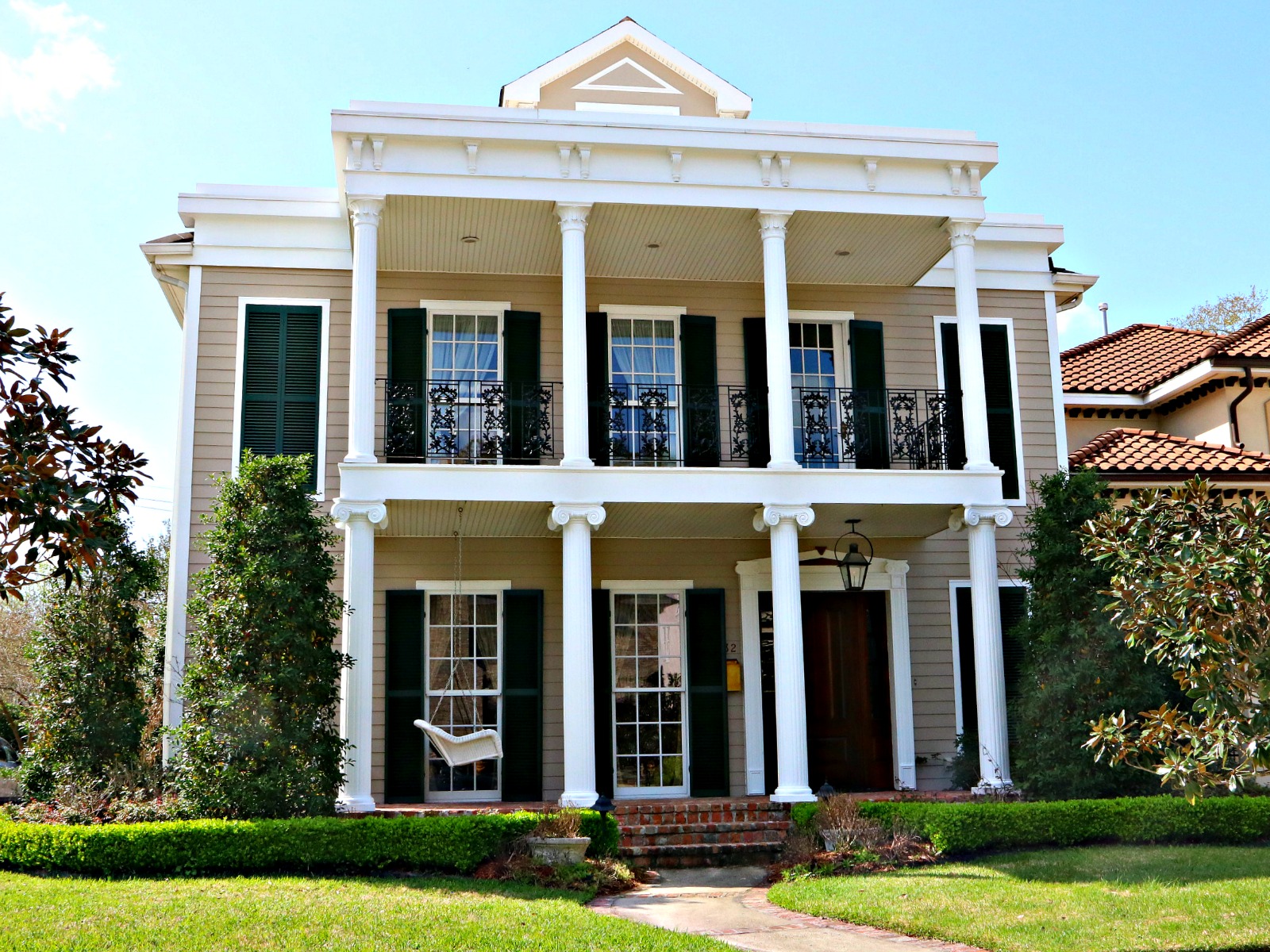 Old Metaire Homes on Iona St., Large Lots