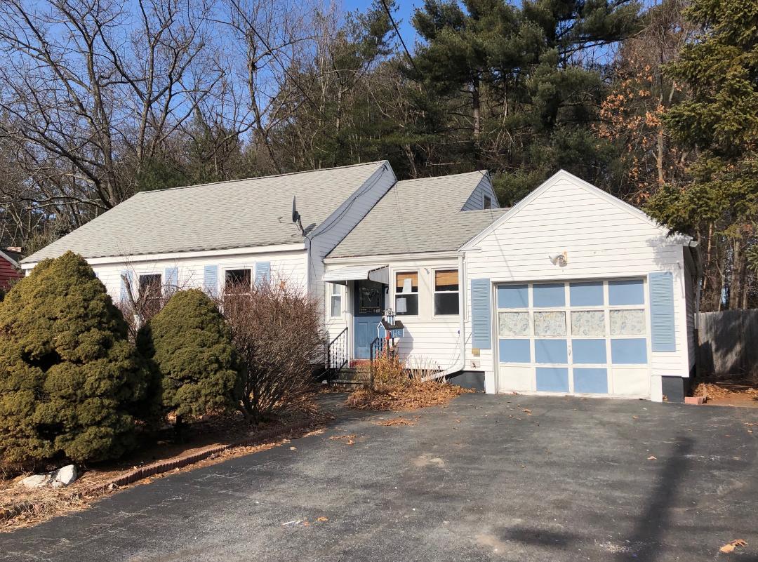 NEW LISTING in Nashua NH Priced to sell