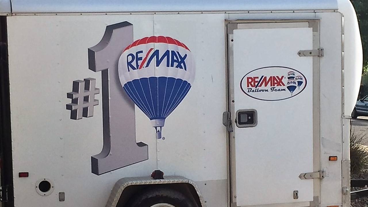 REMAX_Balloon_Trailer.JPG