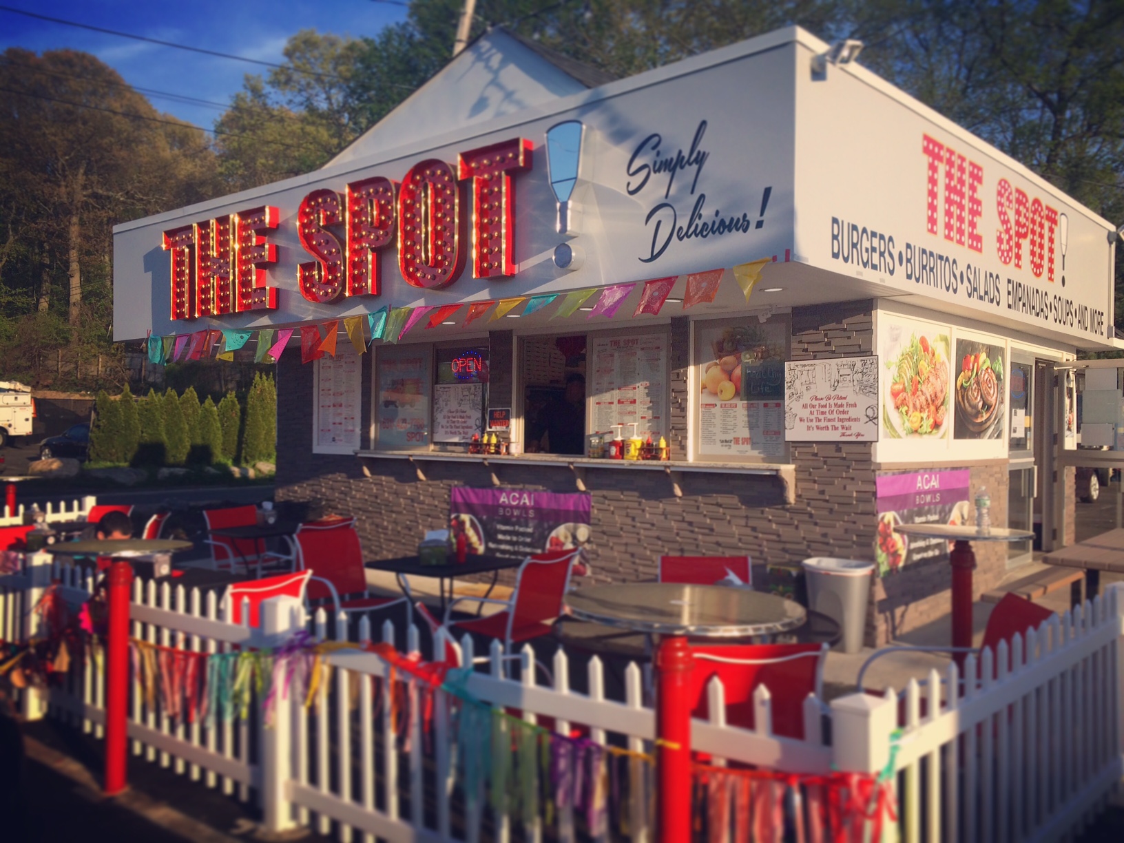 Long Island Restaurants Let's Meet at THE SPOT in Hunt